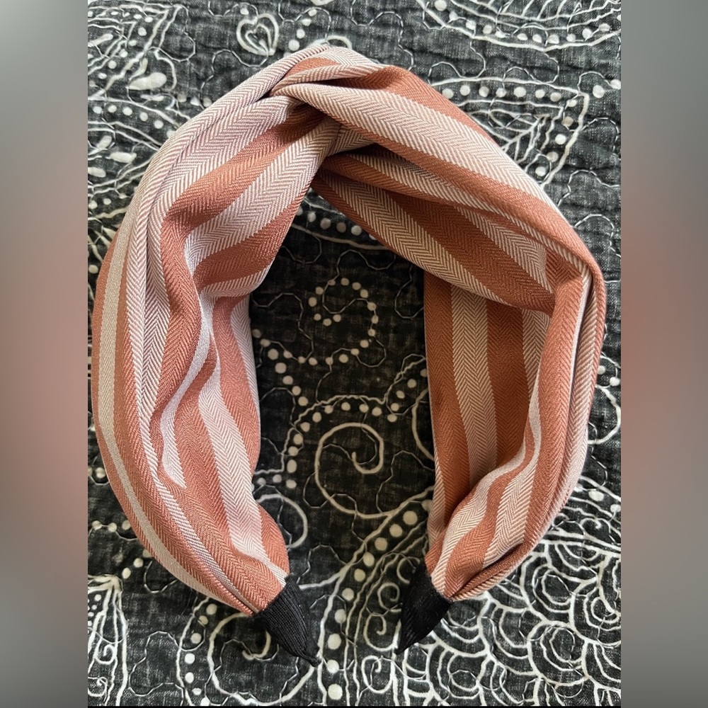 Cute knotted stripe headband